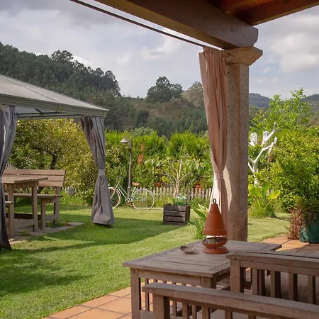 Con Piscinajardinbarbacoa Holiday home *