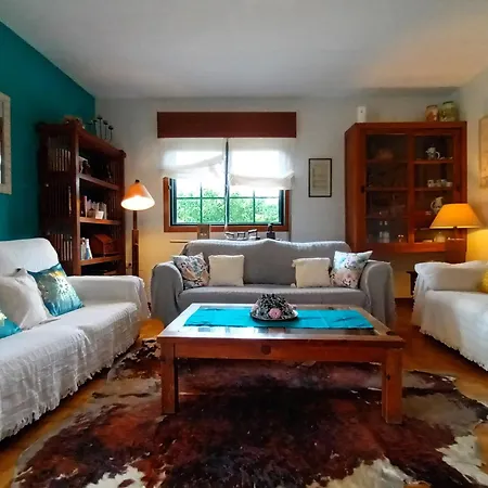 Holiday home Con Piscinajardinbarbacoa Pontevedra