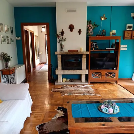 Con Piscinajardinbarbacoa Holiday home *
