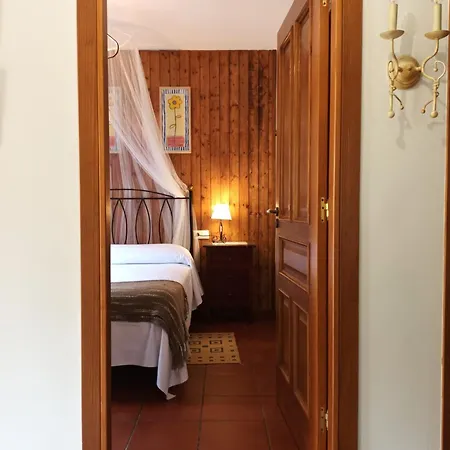 Con Piscinajardinbarbacoa Holiday home *
