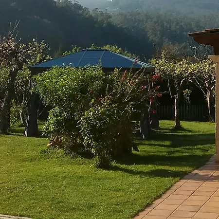 Con Piscinajardinbarbacoa Holiday home *