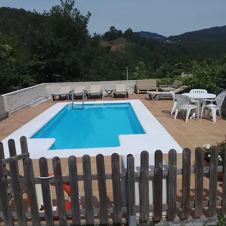 Con Piscinajardinbarbacoa Pontevedra