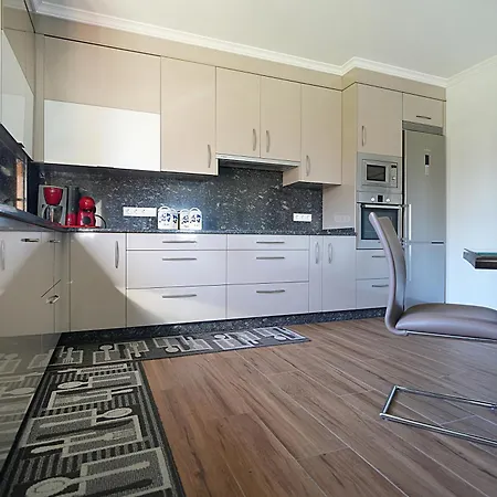 Apartment A Rochela