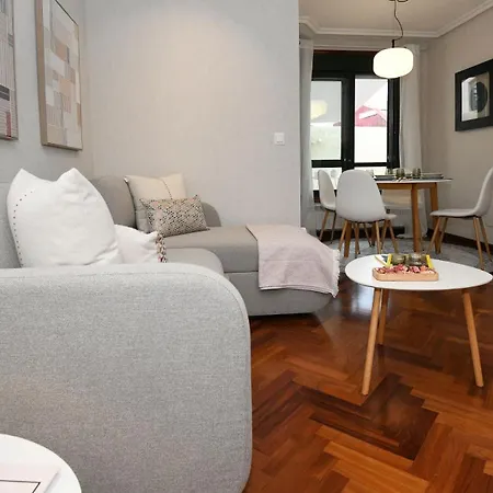 Lugris Apartment *