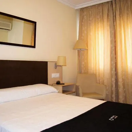 Hotel Room 2*