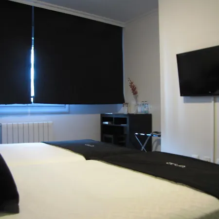 Hotel Room 2*