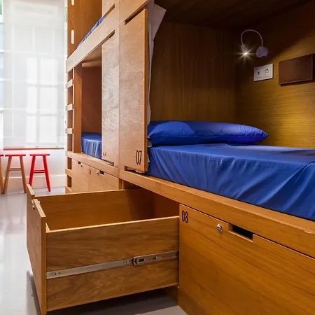 Hostel Acola *