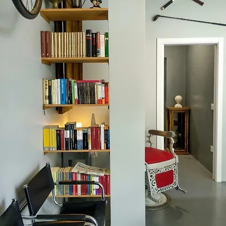 Acola Hostel *