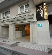 Hotel Room 2*